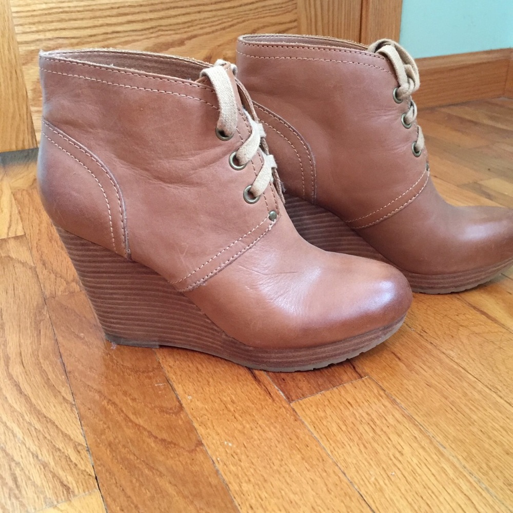 LUCKY BRAND Tan Leather Wedge Booties